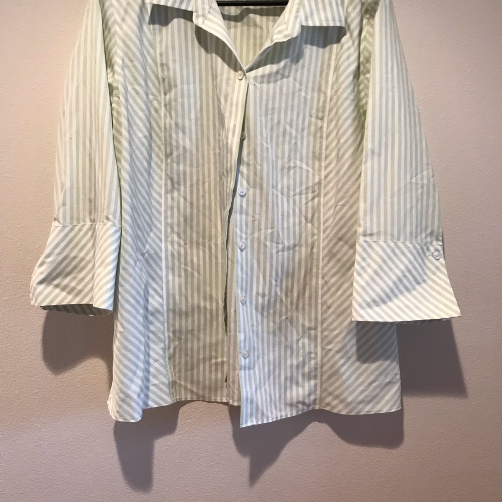 Liz Claiborne button down blouse